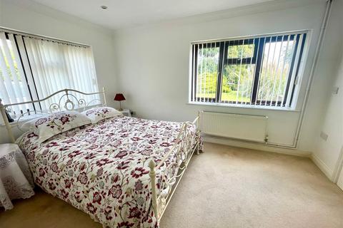 2 bedroom semi-detached bungalow for sale, Marlingford Road, Bawburgh, Norwich, NR9 3LU