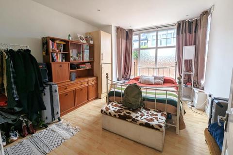 1 bedroom apartment to rent, 129 York Road, Woking GU22