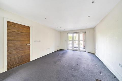 2 bedroom flat for sale, Ashridge Close,  Finchley,  N3
