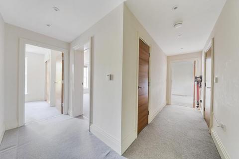 2 bedroom flat for sale, Ashridge Close,  Finchley,  N3