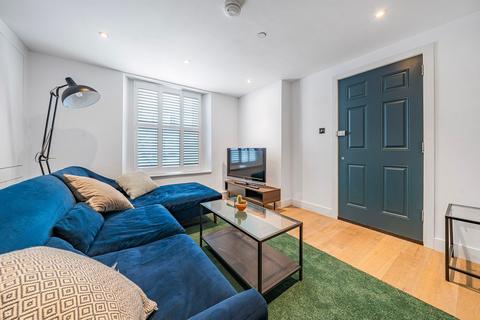 2 bedroom ground floor flat to rent, Upper High Street, Winchester, SO23
