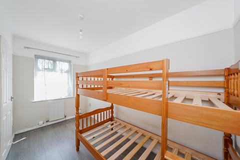 2 bedroom maisonette for sale, Frederick Crescent, EN3