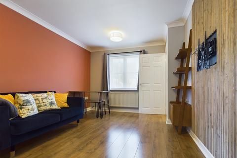2 bedroom terraced house to rent, Breadels Field, Beggarwood, Basingstoke, RG22