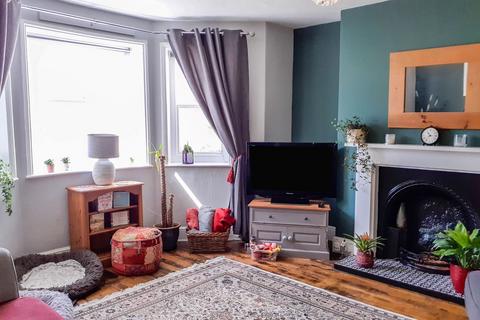 1 bedroom flat for sale, Flat 1, 43 South Terrace, Littlehampton, West Sussex, BN17 5NU