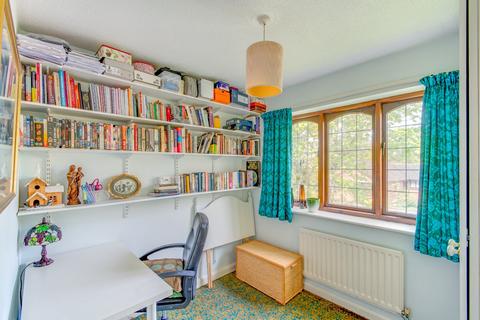 12 Berkeswell Close, Redditch, B98 8SF