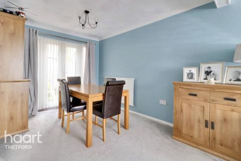 5 bedroom semi-detached house for sale, Woodlands Drive, Thetford