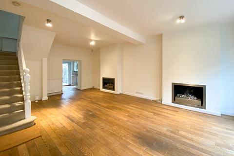 4 bedroom end of terrace house to rent, Harwood Road London SW6