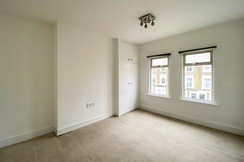 4 bedroom end of terrace house to rent, Harwood Road London SW6