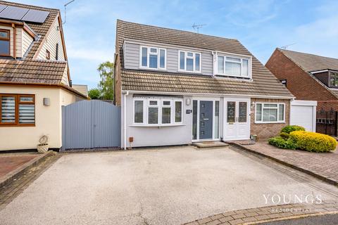 3 bedroom semi-detached house for sale, Newton Hall Gardens, Rochford, SS4