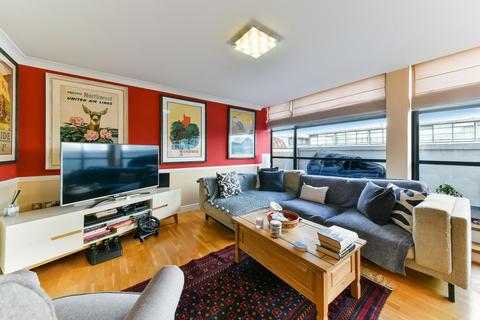 2 bedroom flat for sale, Goat Wharf, Brentford, TW8