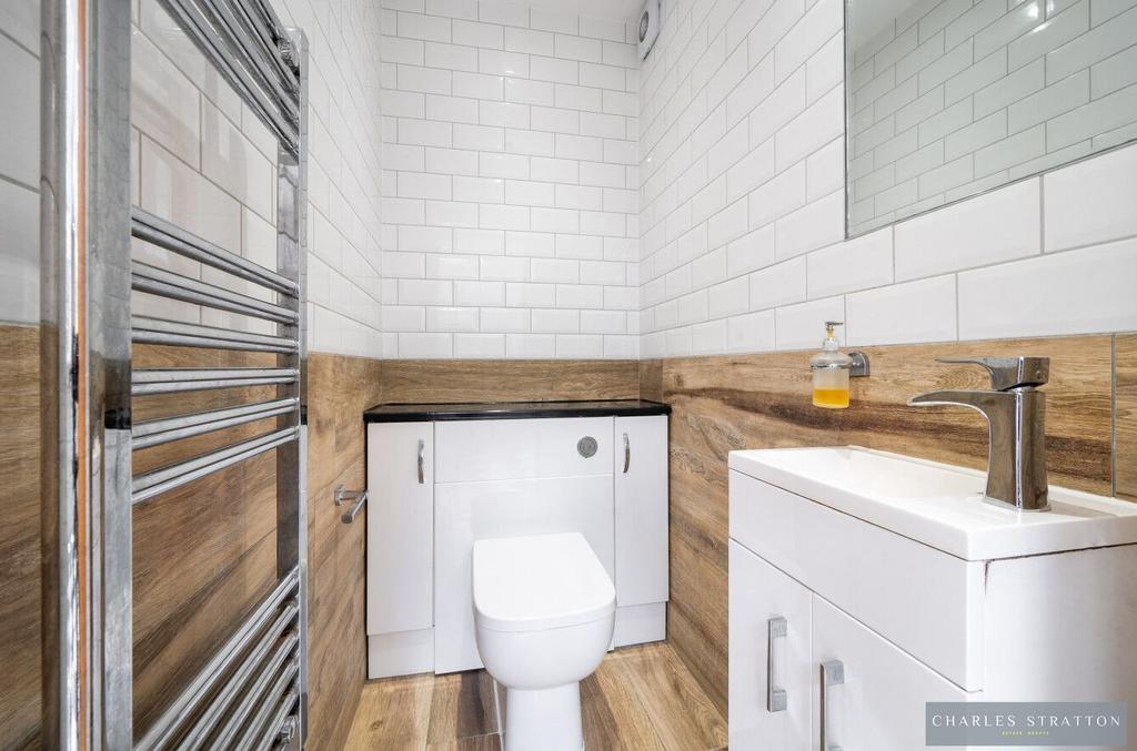 Cloak Room W.C.