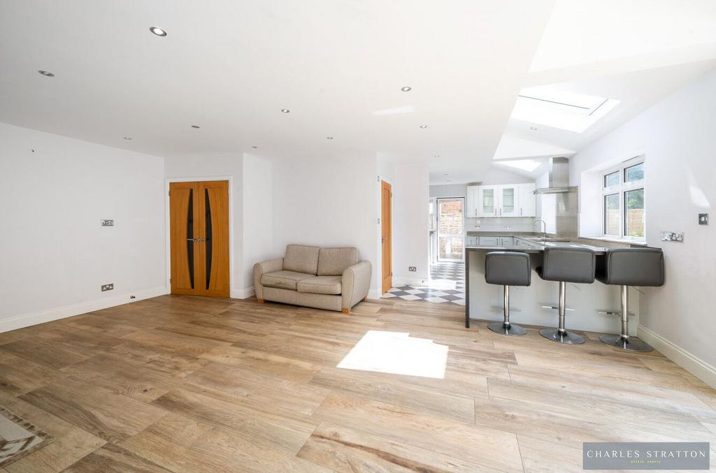 Open Plan Lounge/Diner to Kitchen