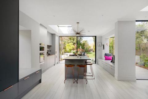 66 Hartswood Road, London, W12 9NF