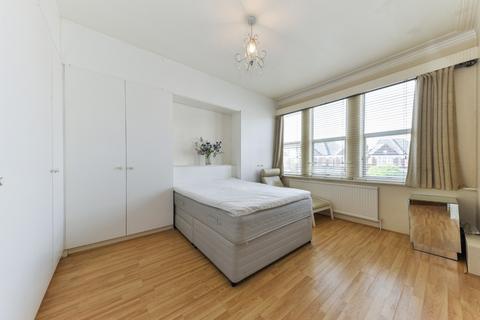 4 bedroom house to rent, Cedar Road, London NW2