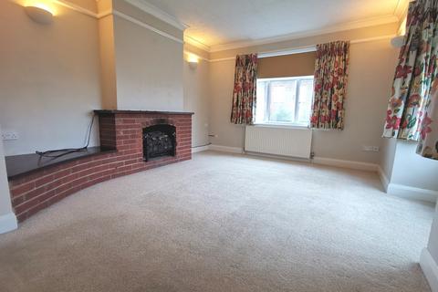 4 bedroom detached bungalow for sale, London Road, Beccles