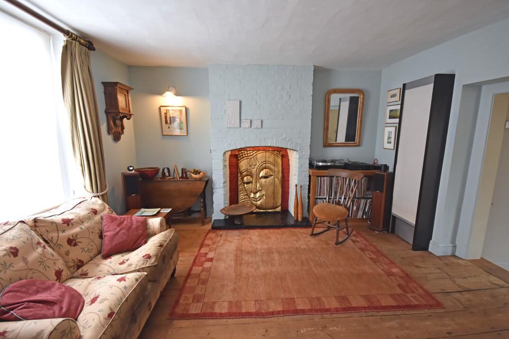 Left lounge