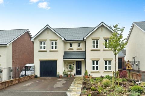 5 bedroom detached house for sale, Lewis Close, Abergavenny NP7