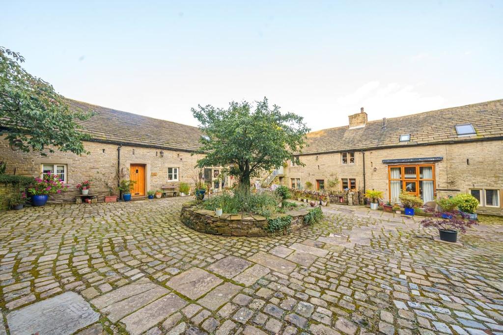 Hikers Barn, Hobson Moor Road SK14 4 bed barn conversion to rent £