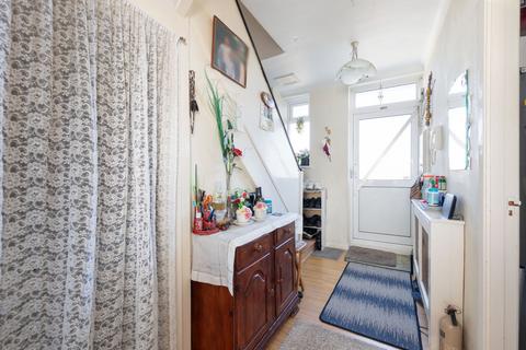 3 bedroom maisonette for sale, Manford Court, Manford Way, Chigwell, Essex, IG7
