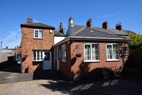 4 bedroom detached house for sale, Leicester Road, Hinckley
