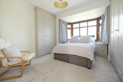 390 Court Road, Orpington, BR6 9BX