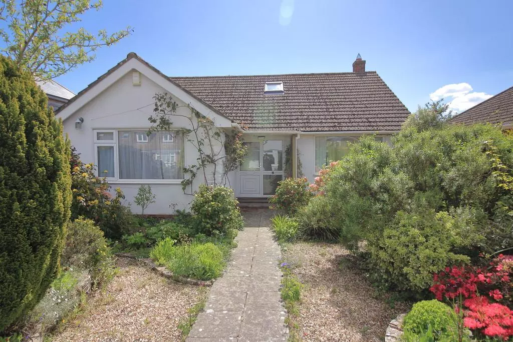 3 bedroom detached bungalow to rent