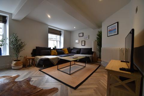 2 bedroom barn conversion to rent, Dollar Street, Cirencester