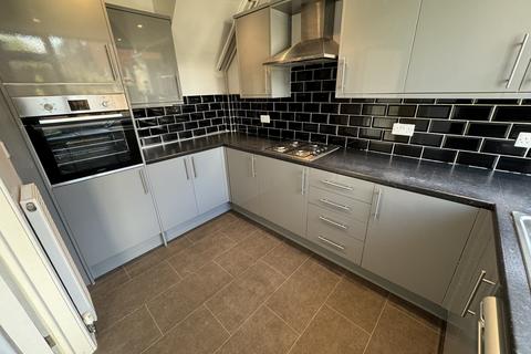 3 bedroom terraced house to rent, Sutherland Avenue, Mount Nod, Coventry, CV5 7NH