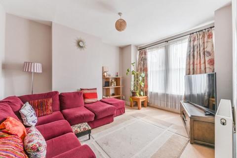 3 bedroom flat for sale, 18 Langdale Road, Thornton Heath, Surrey, CR7 7PP