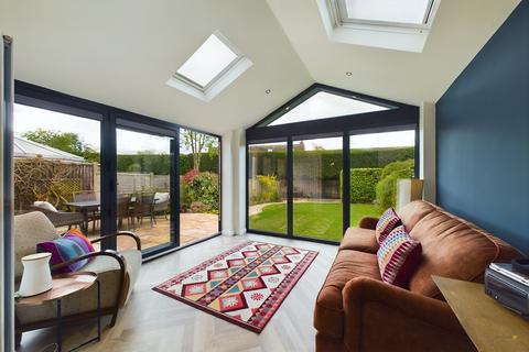 9 Mallens Croft, Bramshall, Uttoxeter, ST14 5NG