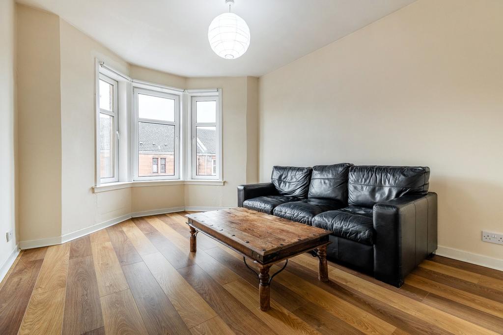 Kennoway Drive, Thornwood, Glasgow 1 bed apartment for sale £125,000