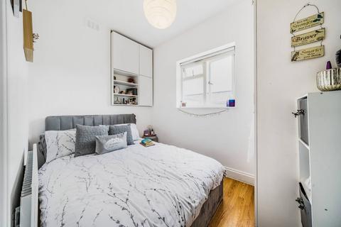 1 bedroom flat for sale, Lavender Hill, Battersea, London, SW11