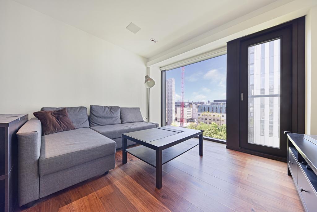 Roman House, Wood Street, London 2 bed flat to rent £3,750 pcm (£865 pw)