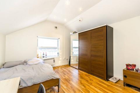 2 bedroom flat to rent, Highgate Road, Dartmouth Park, London, NW5