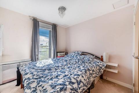 2 bedroom flat for sale, Taywoood Road, Greenford, Northolt, UB5