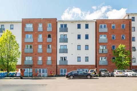 2 bedroom flat for sale, Taywoood Road, Greenford, Northolt, UB5
