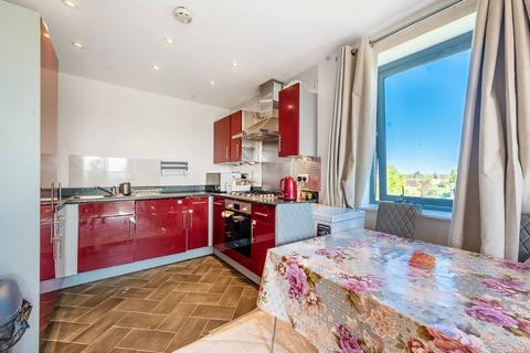 2 bedroom flat for sale, Taywoood Road, Greenford, Northolt, UB5