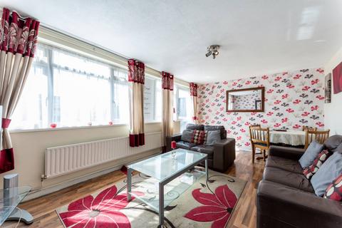 3 bedroom maisonette to rent, Wessex Close, Kingston, Kingston upon Thames, KT1