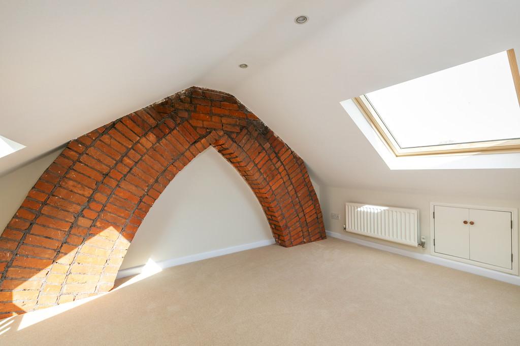 Belgarum - 88 Stockbridge Road SO22 6 RL-16