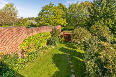 103 Elder Close, Winchester, SO22 4LL