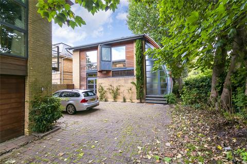 4 bedroom detached house to rent, Willoughby Road, East Twickenham