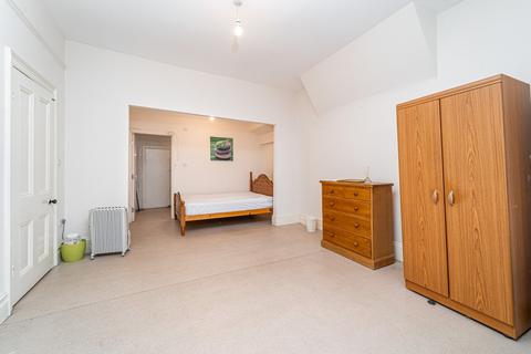 4 bedroom terraced house for sale, Priory Avenue, Crouch End N8