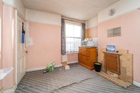 9 Priory Avenue, London, N8 7RP