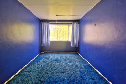 8 Orlando Close, Walsall, WS1 3DT
