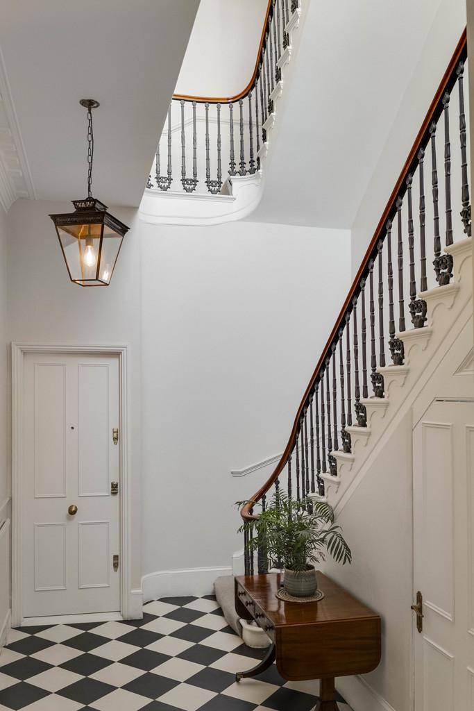 Entrance / Communal hallway