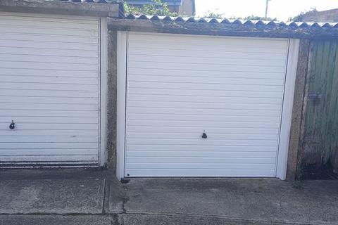 Garage to rent, Martin Hardie Way, Tonbridge