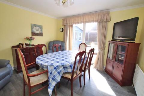 6 Barnet Drive, New Waltham, Grimsby, DN36 4GH