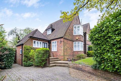 2 Hogarth Hill, London, NW11 6AX