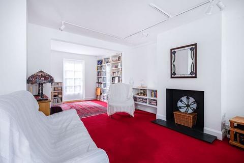 2 Hogarth Hill, London, NW11 6AX