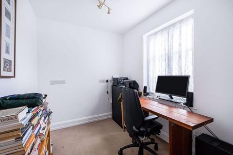 2 Hogarth Hill, London, NW11 6AX